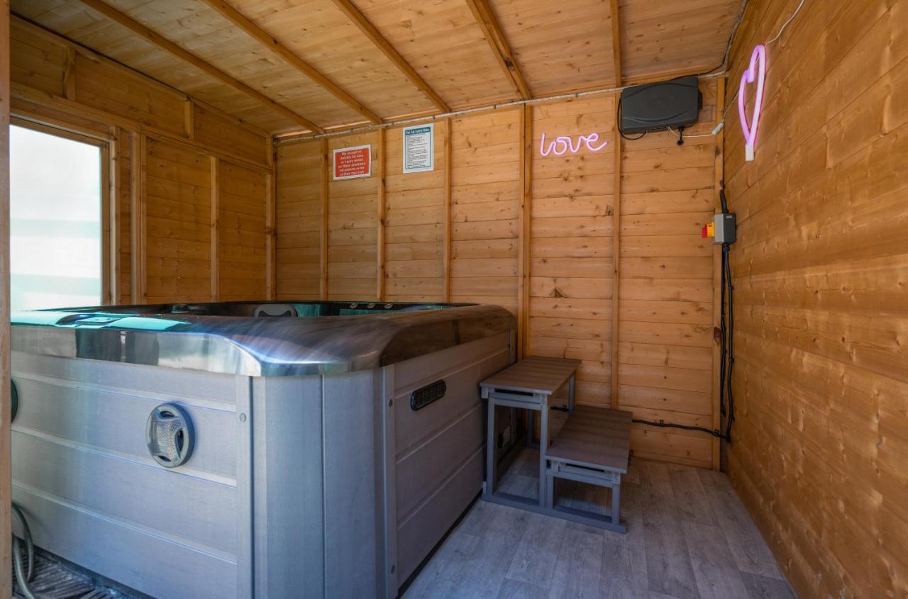 Perfect Couple Retreat To Unwind&Relax With Hottub Apartment Peacehaven Екстериор снимка